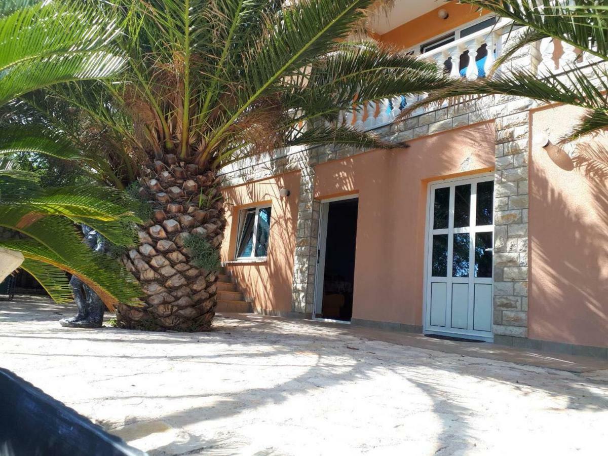 Apartments Horvat On Island Pag Vlasici Exterior photo