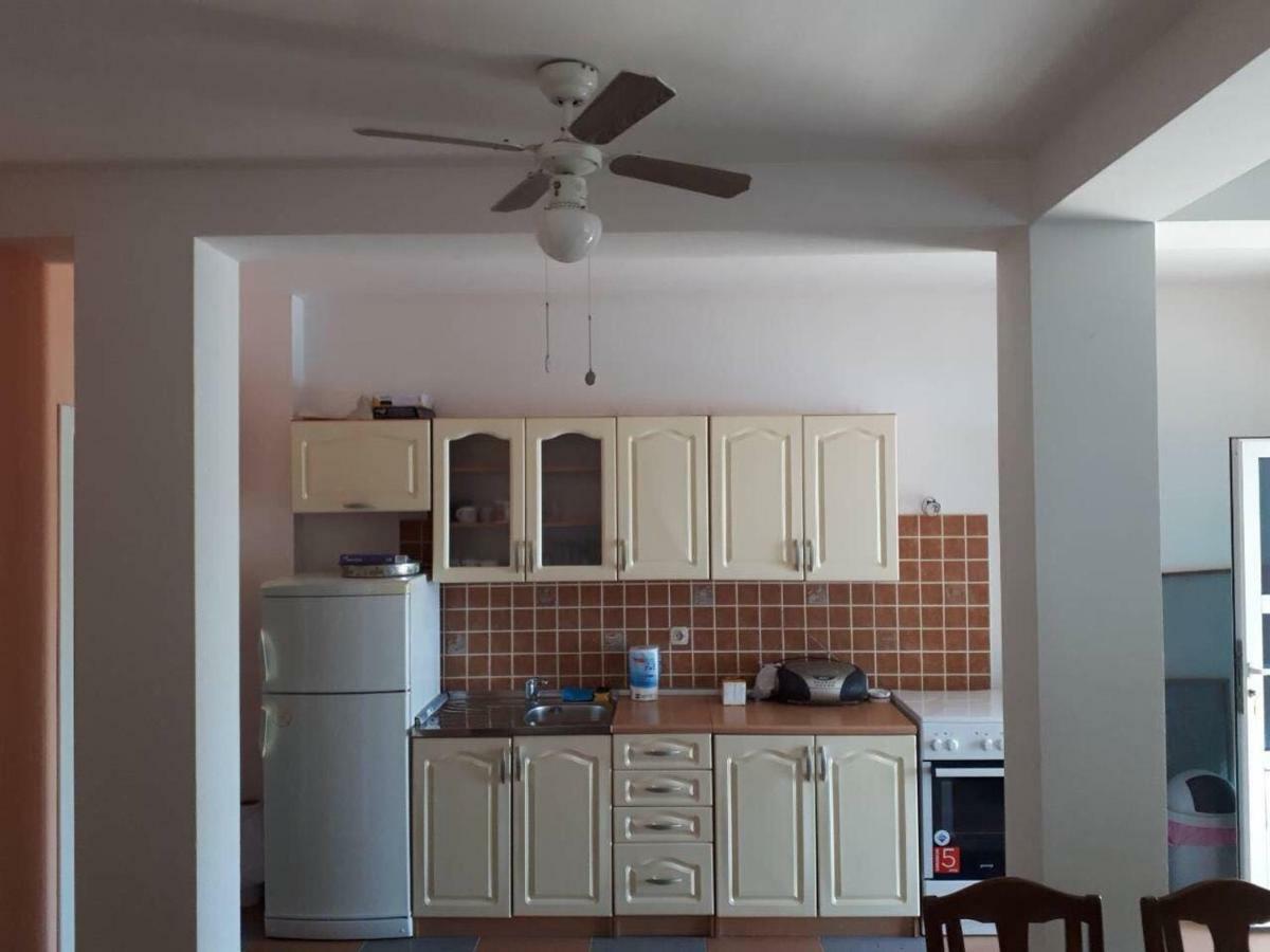 Apartments Horvat On Island Pag Vlasici Exterior photo