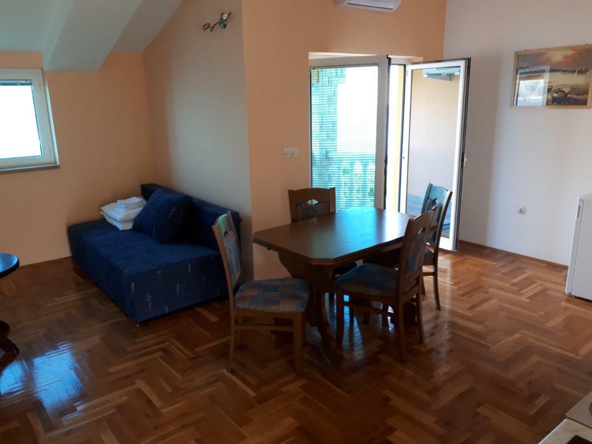 Apartments Horvat On Island Pag Vlasici Exterior photo
